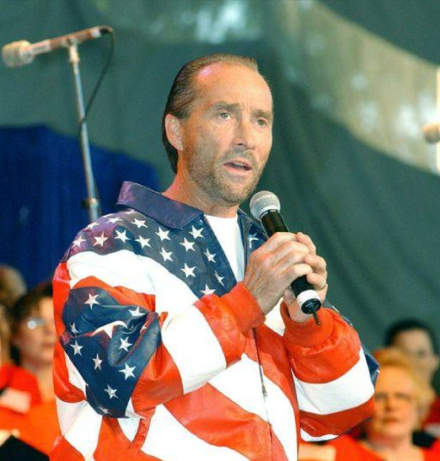 A Cappella ‘God Bless The USA’ By Home Free With Lee Greenwood And US Air Force Band